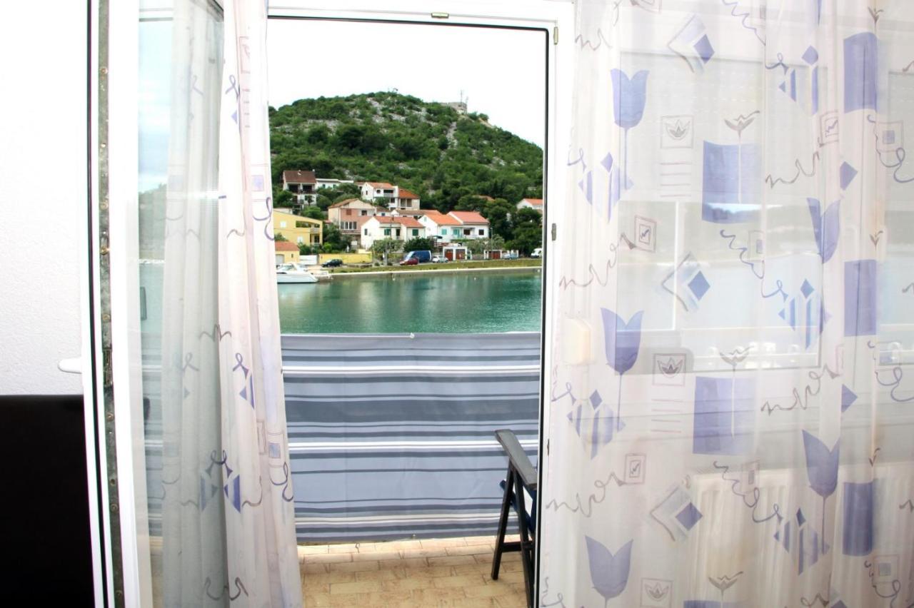 Apartment Masa Tisno Luaran gambar