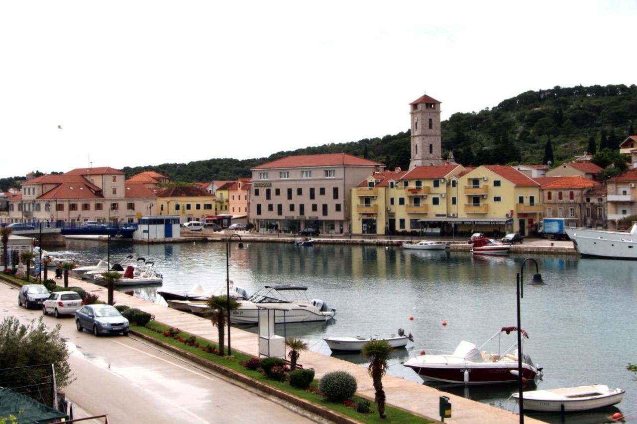 Apartment Masa Tisno Luaran gambar