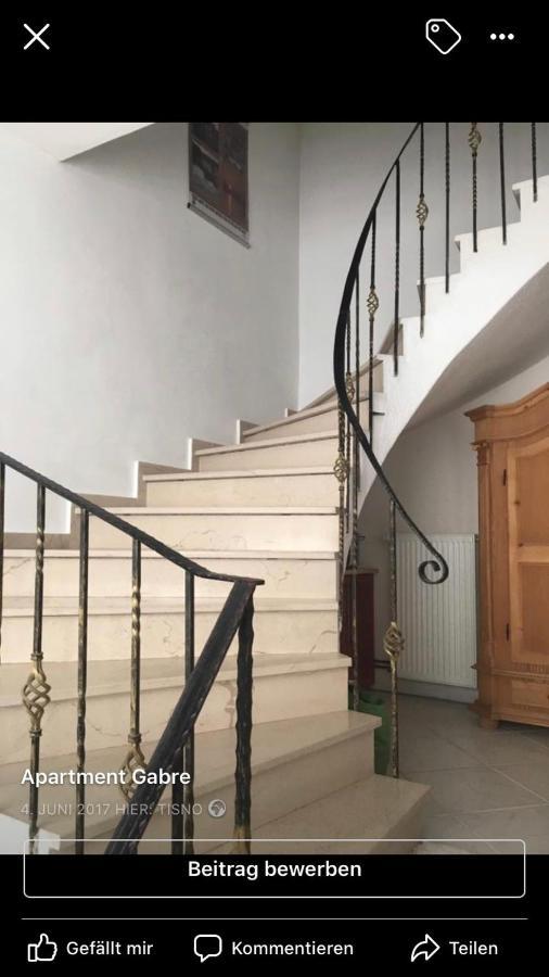 Apartment Masa Tisno Luaran gambar