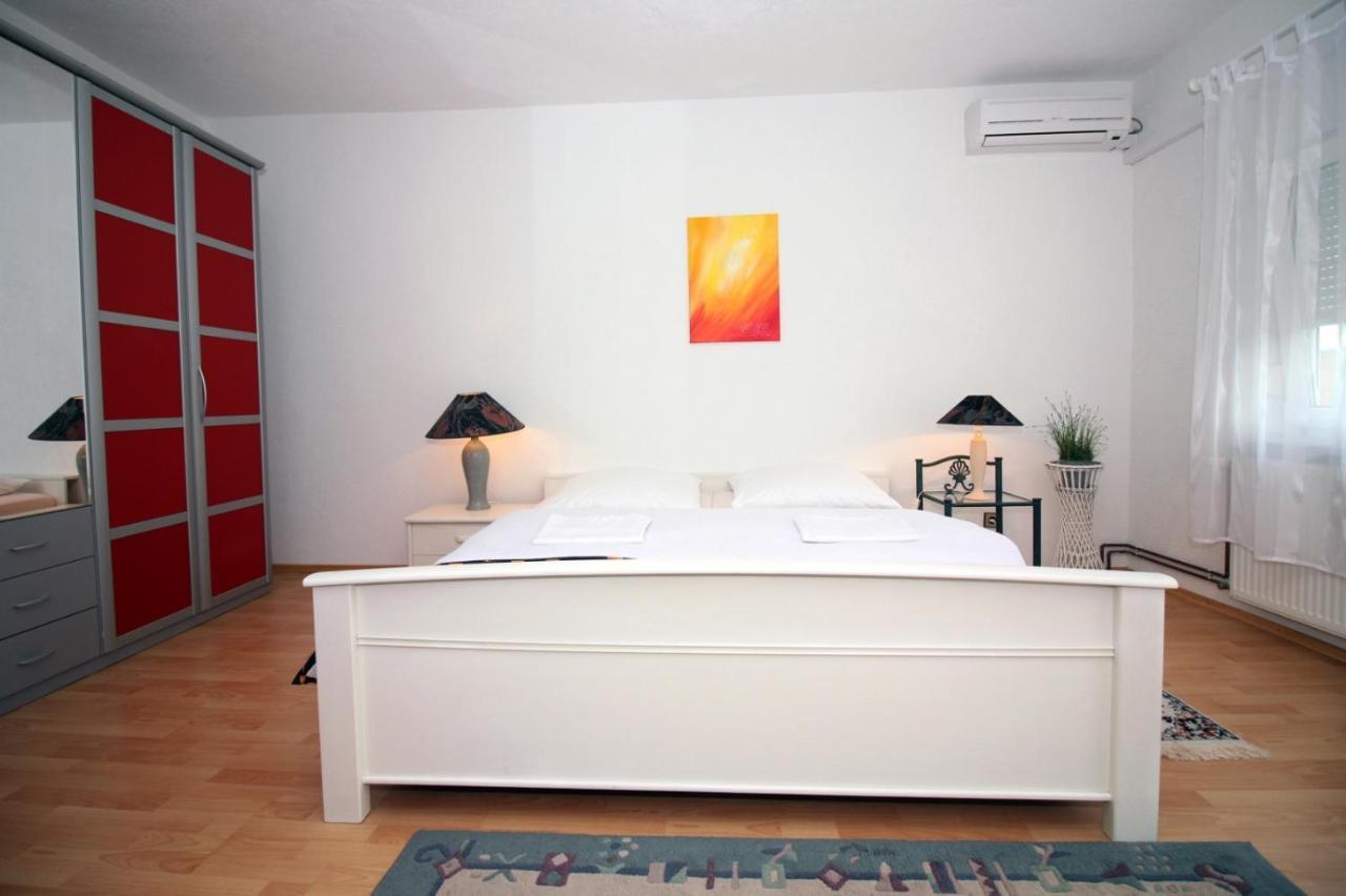 Apartment Masa Tisno Luaran gambar