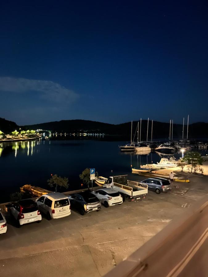 Apartment Masa Tisno Luaran gambar